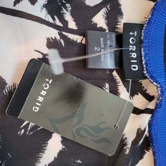 TORRID Women's Black & White Palm Tree Patterned Sheer Tank Top Blouse Size 2 NW - Picture 2 of 3